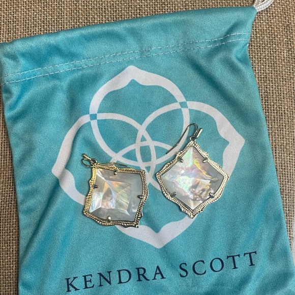 Kendra Scott Kirsten Earrings - Picture 4 of 4